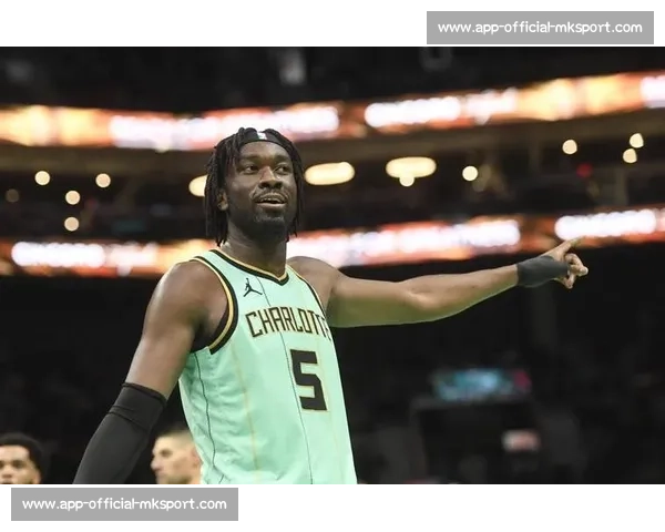 湖人选秀交易落空！小里拒续约 DFS 离队，中锋困局再升级