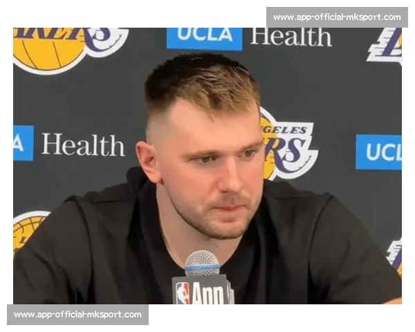 🔥东契奇惊现魔鬼瘦身！球衣号码从 077 缩水成 7，球迷惊呼认不出！🔥