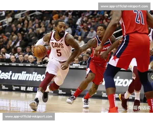 巅峰 JR 史密斯 CBA 统治力:场均 34.4 分 + 60 分狂潮,CBA 乔丹实至名归! 巅峰 JR 史密斯 CBA 统治力:场均 34.4 分 + 60 分狂潮,CBA 乔丹实至名归!