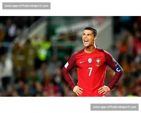 李磊 200 战获纪念球衣 与张稀哲 400 战传奇合影致敬队史