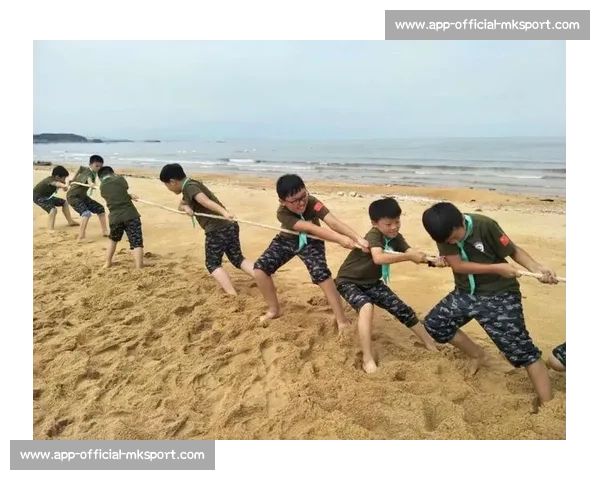 阳光沙海燃动青岛：世界沙排巡回赛演绎肌肉线条与海浪的交响