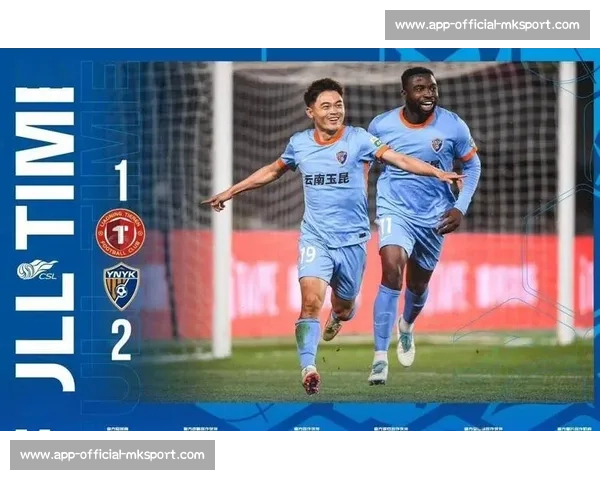 黄紫昌带伤出战创纪录！额眉缝八针仍头球破门